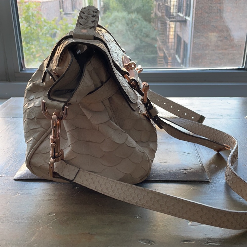 Cream Crocodile Mulberry top handle bag - Picture 2 of 11